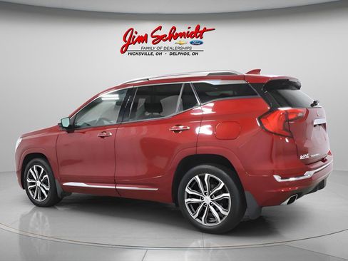Used 2019 GMC Terrain Denali w/ Comfort Package FWD image 4