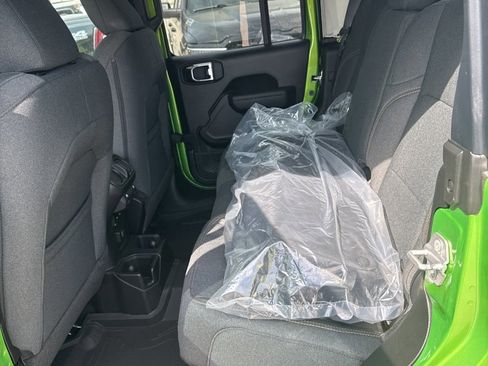 New 2025 Jeep Gladiator Sport image 19