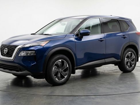 Used 2025 Nissan Rogue SV AWD/4WD image 3