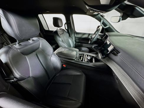 Used 2024 Jeep Wagoneer Series II image 28