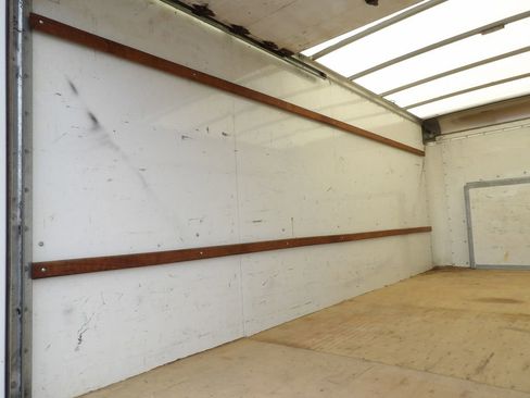 Used 2021 Ford E-350 and Econoline 350 Super Duty RWD image 31