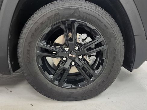 Used 2024 GMC Terrain AT4 w/ LPO, Floor Liner Package AWD/4WD image 9