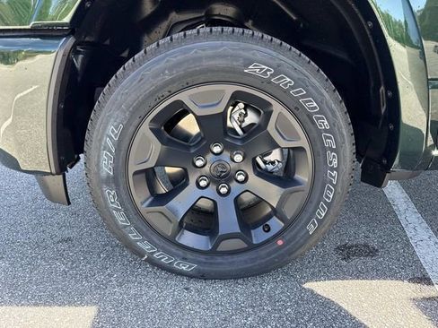 New 2026 RAM 1500 4x4 Crew Cab image 32