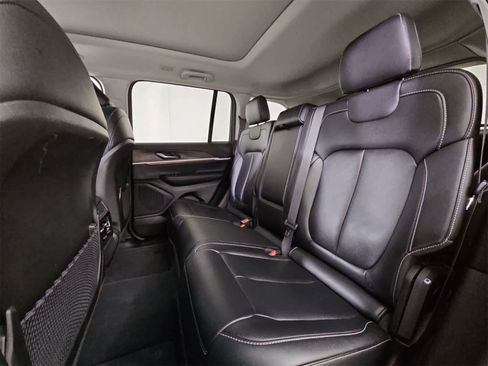 Used 2023 Jeep Grand Cherokee Limited image 20