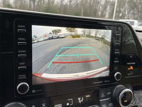 Used 2020 Toyota Highlander XLE image 31