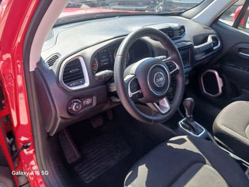 Used 2019 Jeep Renegade Latitude FWD image 7