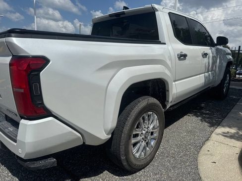 Used 2024 Toyota Tacoma Limited AWD/4WD image 4