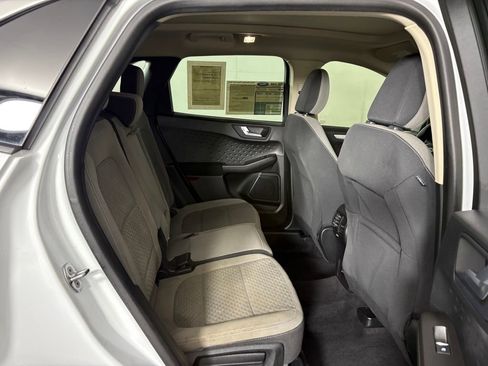 Certified 2020 Ford Escape SE image 33