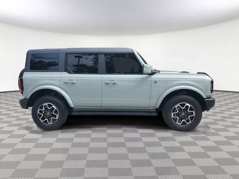 Used 2024 Ford Bronco Outer Banks AWD/4WD image 3