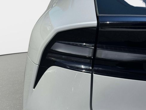 Used 2024 Toyota Prius Prime FWD image 10