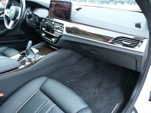 Used 2023 BMW M550i xDrive M550i xDrive image 36