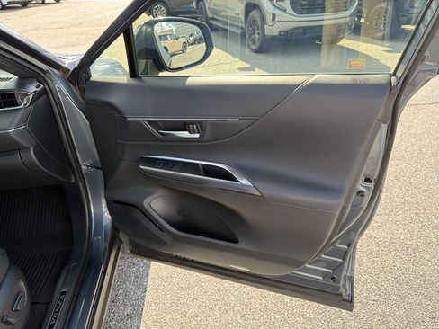 Certified 2021 Toyota Venza XLE w/ Softex Package image 28