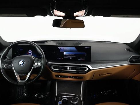 Used 2023 BMW i4 eDrive40 w/ Premium Package RWD image 8