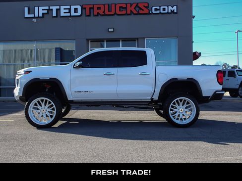 Used 2023 GMC Canyon Denali image 5