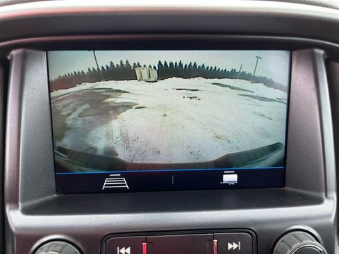 Used 2022 Chevrolet Colorado LT w/ LT Convenience Package image 17