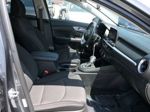 Used 2024 Kia Forte LXS w/ LXS Technology Package FWD image 26