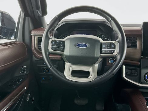 Used 2024 Ford Expedition Limited image 18