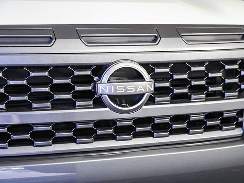 New 2025 Nissan Frontier SV image 3