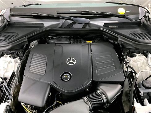 Used 2024 Mercedes-Benz GLC 300 4MATIC image 30