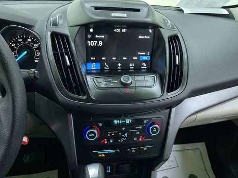 Used 2017 Ford Escape SE w/ Equipment Group 201A image 21