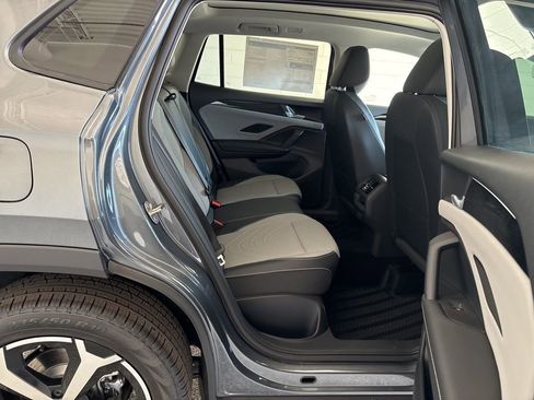 New 2026 Volkswagen Tiguan SE AWD/4WD image 31