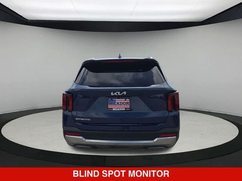 Used 2025 Kia Sorento S FWD image 5