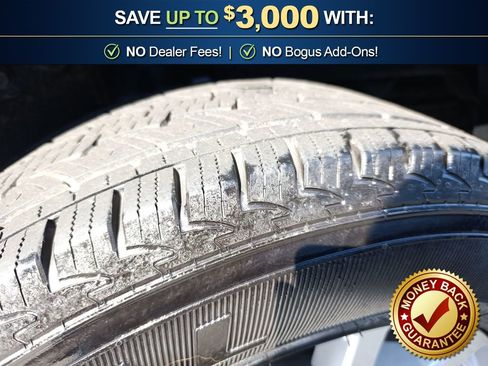 Used 2024 Nissan Titan SV w/ SV Convenience Package image 31