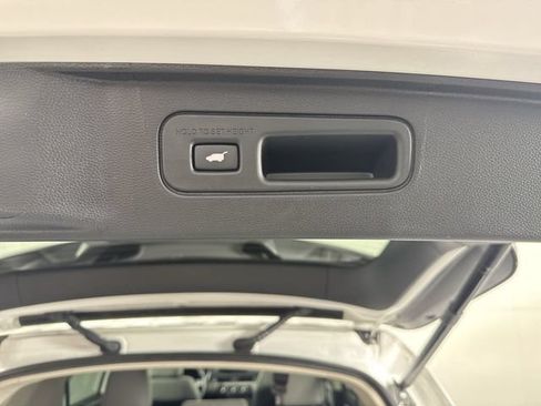 Certified 2025 Honda Pilot Touring image 37