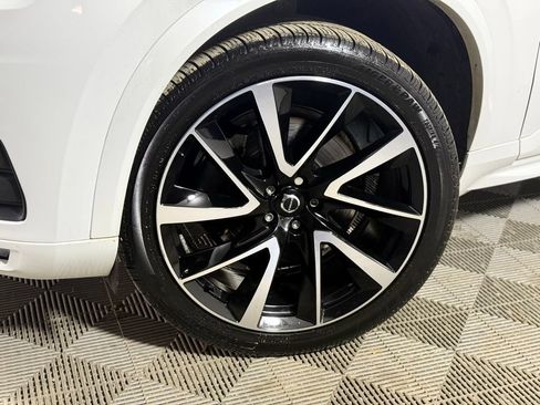 Used 2021 Volvo XC90 T6 Momentum w/ Protection Package Premier AWD/4WD image 2