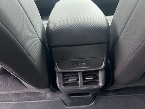 Used 2025 Chevrolet Equinox LT image 32