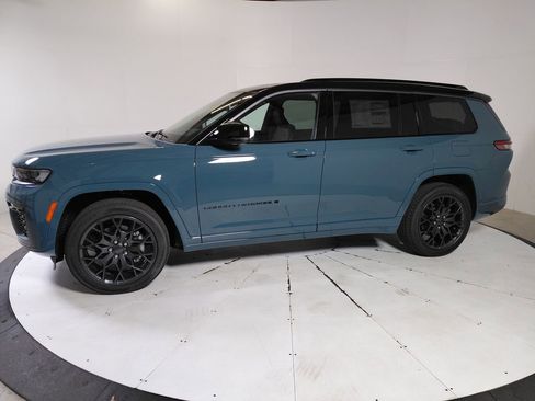 New 2026 Jeep Grand Cherokee L Summit AWD/4WD image 4