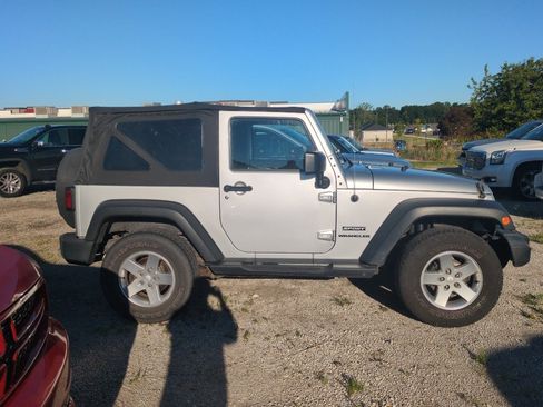 Used 2012 Jeep Wrangler Sport AWD/4WD image 4