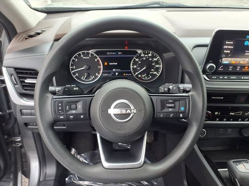 Used 2023 Nissan Rogue SV image 21