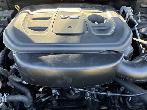 Used 2018 Jeep Grand Cherokee Altitude AWD/4WD image 17
