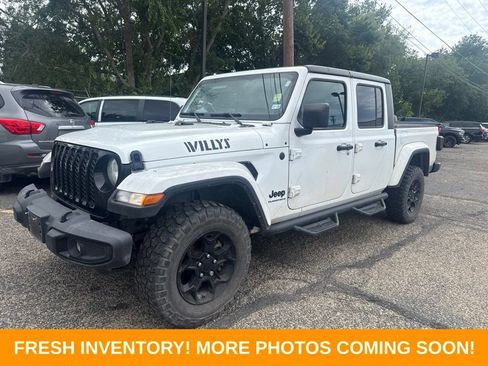Used 2023 Jeep Gladiator Sport AWD/4WD image 5