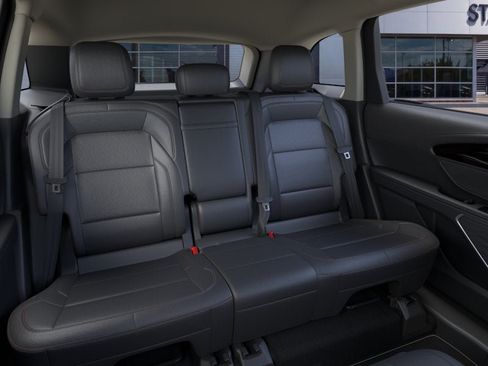 New 2026 Lincoln Nautilus Premier AWD/4WD image 10