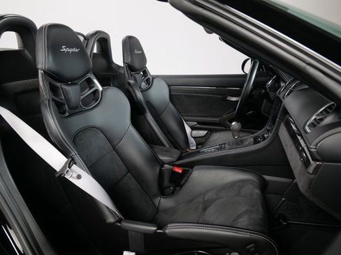 Certified 2021 Porsche 718 Boxster Spyder image 13