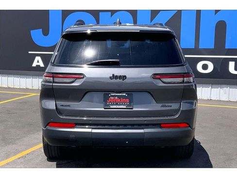 Used 2024 Jeep Grand Cherokee L Altitude AWD/4WD image 4