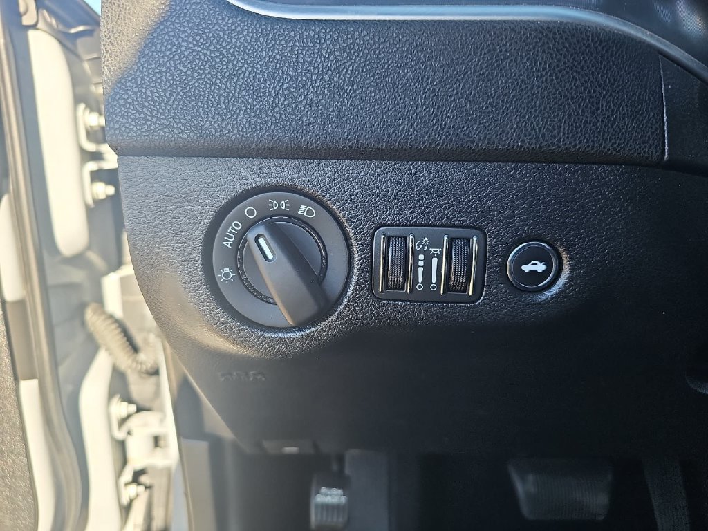 Used 2021 Dodge Charger SXT w/ Leather Interior Group RWD image 24