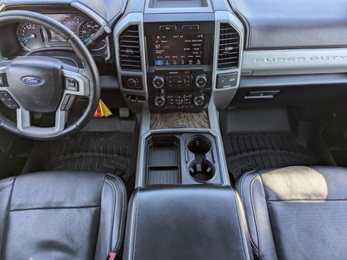 Used 2019 Ford F250 Lariat w/ Lariat Value Package image 9