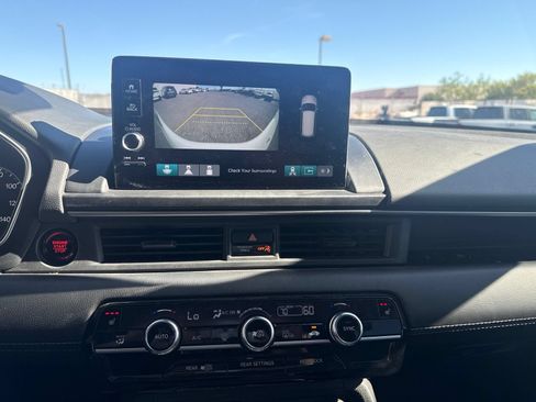 Used 2025 Honda Pilot EX-L image 16
