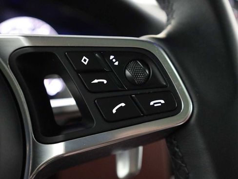 Used 2022 Porsche Cayenne image 28