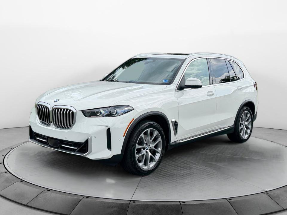Used 2026 BMW X5 xDrive40i AWD/4WD image 3