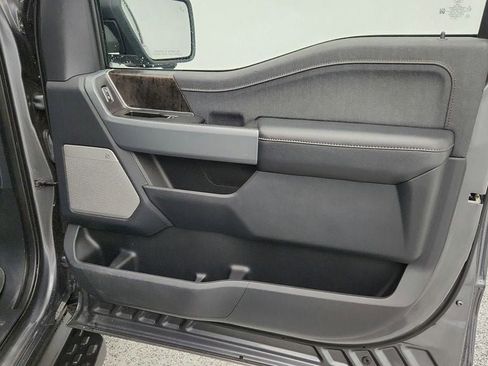 Used 2022 Ford F150 Lightning Lariat image 24