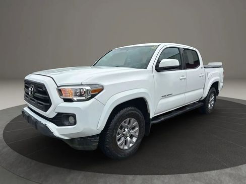 Used 2017 Toyota Tacoma SR5 image 1