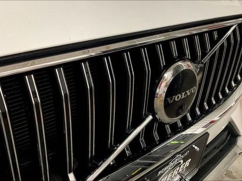 Certified 2022 Volvo XC60 T8 Inscription w/ Advanced Package image 29