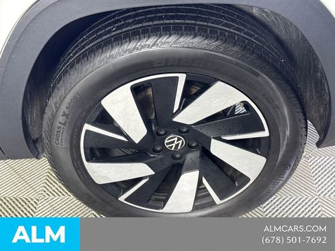 Used 2025 Volkswagen Atlas Cross Sport SE image 23