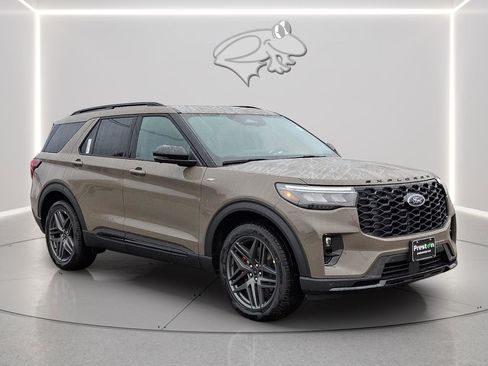 New 2026 Ford Explorer ST-Line w/ ST-Line Street Pack image 4