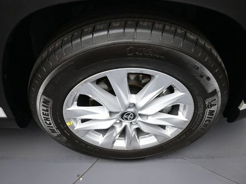 Certified 2024 Toyota Corolla Cross LE AWD/4WD image 12