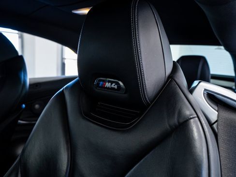 Used 2020 BMW M4 Convertible w/ Competition Package image 34